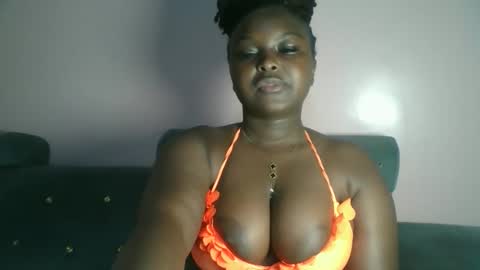 naughti_garlie online show from 05.12.26