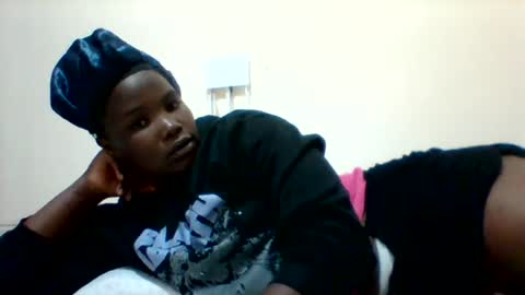 Snapshot of naughty_baddie5 chatting on 06.21.26 candy online show from 06.21.26