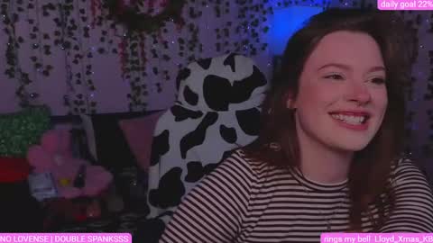 Snapshot of naughty_bella99 chatting on 05.15.26 bella online show from 05.15.26