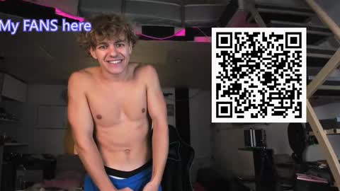 Snapshot of naughty_nik43 chatting on 10.05.25 Nik online show from 10.05.25