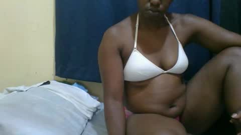 Snapshot of naughty_slender2 chatting on 09.09.25 jn online show from 09.09.25