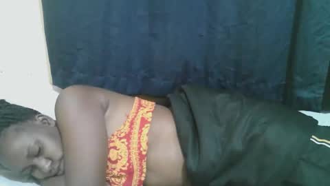 Snapshot of naughty_slender2 chatting on 10.16.25 jn online show from 10.16.25