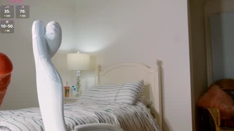 Snapshot of naughty_tilly chatting on 12.13.24 Tilly Mae online show from 12.13.24