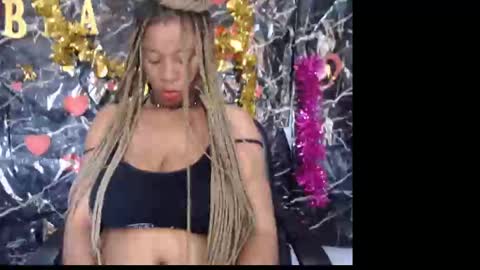 Snapshot of naughty_xxbunny chatting on 01.25.25 beauty online show from 01.25.25