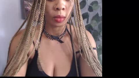 Snapshot of naughty_xxbunny chatting on 02.09.25 beauty online show from 02.09.25