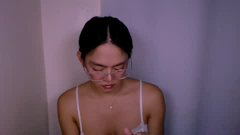 Snapshot of naughtyaurora69 chatting on 05.22.26 NaughtyAurora online show from 05.22.26