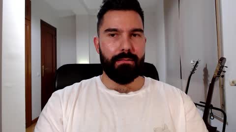 Snapshot of naughtybear_69 chatting on 10.20.25 Tom online show from 10.20.25