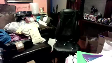 Snapshot of naughtybone chatting on 12.19.25 naughtybone online show from 12.19.25