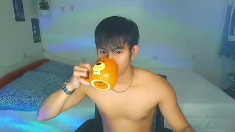 Snapshot of naughtyboylouie chatting on 10.10.25 Loue online show from 10.10.25