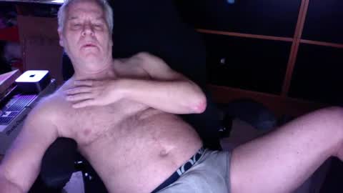 Snapshot of naughtydaddyla chatting on 01.12.25 naughtydaddyla online show from 01.12.25