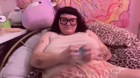 Snapshot of naughtygirl637100 chatting on 11.30.25 Naughty Girl online show from 11.30.25