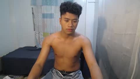 Snapshot of naughtyhot_star19 chatting on 07.11.26 today is my birthday i hope i try yehaa for my fisrtime ever and i am waiting for pvt bby online show from 07.11.26