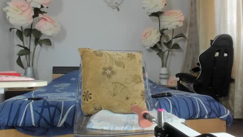 Snapshot of naughtylov3 chatting on 01.24.25 Cassie -  online show from 01.24.25