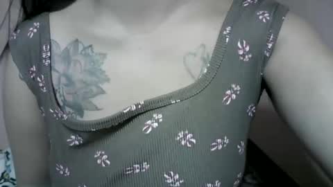 naughtymom_33 online show from 11.25.25