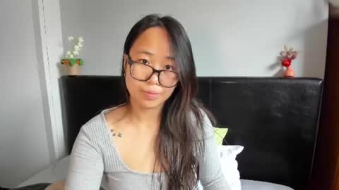 Snapshot of naughtynerdygirl chatting on 06.17.26 Gigi Chu online show from 06.17.26