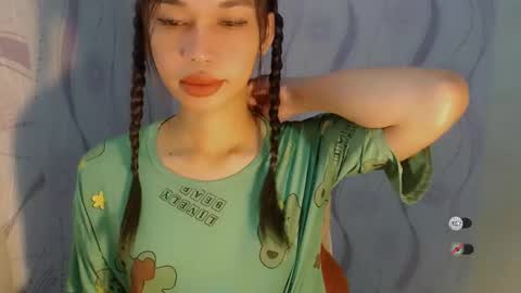 Snapshot of naughtysunshinepinay chatting on 04.23.26 Celine online show from 04.23.26