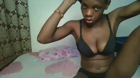 Snapshot of naughtysweetpie chatting on 02.14.26 naughty online show from 02.14.26