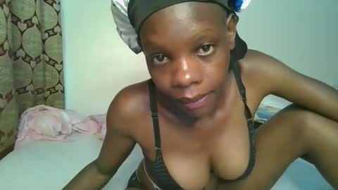 Snapshot of naughtysweetpie chatting on 02.28.26 naughty online show from 02.28.26