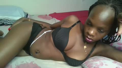 Snapshot of naughtysweetpie chatting on 04.17.26 naughty online show from 04.17.26