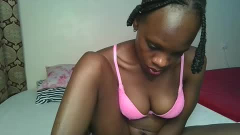 Snapshot of naughtysweetpie chatting on 04.19.26 naughty online show from 04.19.26