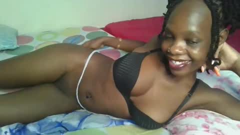 Snapshot of naughtysweetpie chatting on 05.08.26 naughty online show from 05.08.26