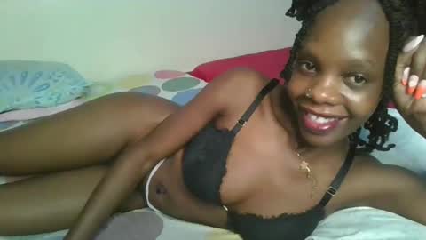 Snapshot of naughtysweetpie chatting on 05.09.26 naughty online show from 05.09.26