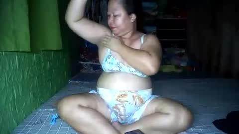 Snapshot of naughtyvina4u chatting on 07.20.26 VI NA online show from 07.20.26