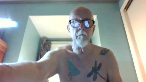 Snapshot of navyman1962 chatting on 04.10.26 navyman1962 online show from 04.10.26