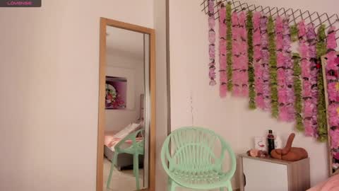 naya_mills online show from 01.28.25