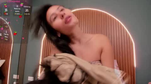 Naye  online show from 10.30.25