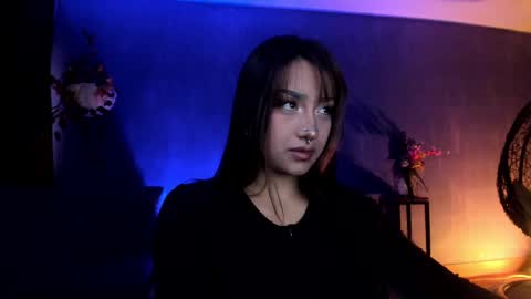 Nefertari online show from 02.22.25