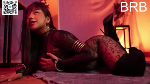 Nefertari online show from 12.15.25