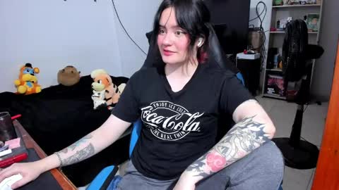 Geek Nicole    im Neeko UwU online show from 04.15.26