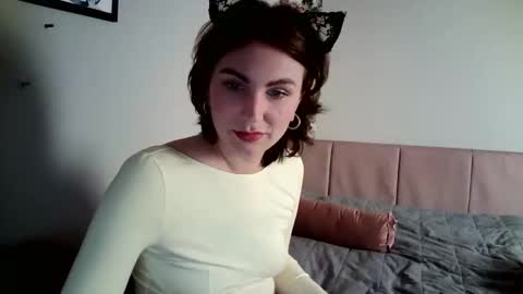 Snapshot of nefertiti_queen chatting on 10.13.25 nefertiti_queen online show from 10.13.25