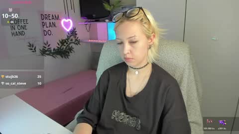 Snapshot of neko_sora chatting on 05.15.26 Kate online show from 05.15.26