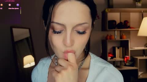 Vicky and Beatrice online show from 04.02.26