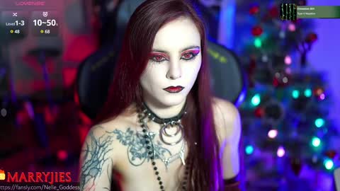 Snapshot of nelle_ chatting on 01.02.25 online show from 01.02.25