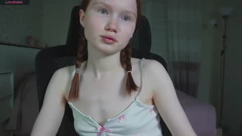 Snapshot of nellie_baby chatting on 06.10.26 Nellie online show from 06.10.26