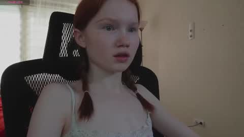 Snapshot of nellie_baby chatting on 06.19.26 Nellie online show from 06.19.26