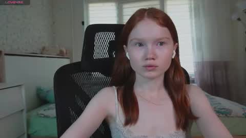 Snapshot of nellie_baby chatting on 07.25.26 Nellie online show from 07.25.26