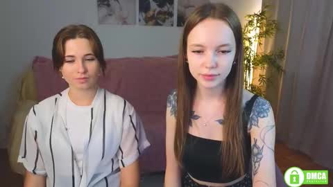 Snapshot of nellie_moans chatting on 10.06.25 Nellie online show from 10.06.25