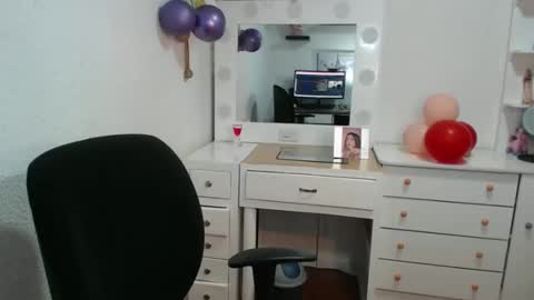 Snapshot of nena_lov chatting on 02.12.26 Star online show from 02.12.26