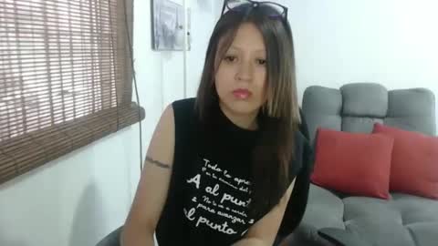 Snapshot of nena_lov chatting on 04.14.26 Star online show from 04.14.26