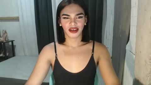 neomi online show from 10.14.25