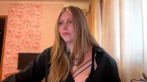 Snapshot of neomimaddern chatting on 04.16.26 neomimaddern online show from 04.16.26