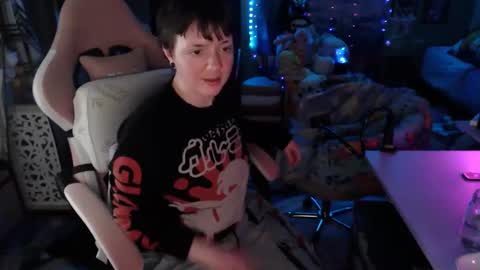 Snapshot of nerdy_squirty chatting on 05.04.26 NerdySquirty online show from 05.04.26