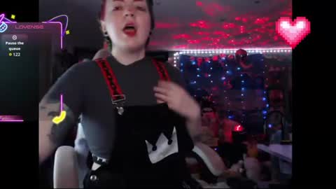 Snapshot of nerdy_squirty chatting on 06.12.26 NerdySquirty online show from 06.12.26