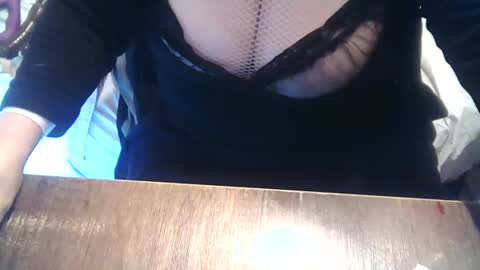 neslihan online show from 01.05.25