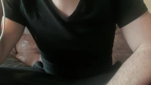 Snapshot of neu242gierig chatting on 10.30.25 Neu242Gierig online show from 10.30.25