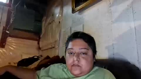 Snapshot of neverwiser chatting on 10.19.25 neverwiser online show from 10.19.25